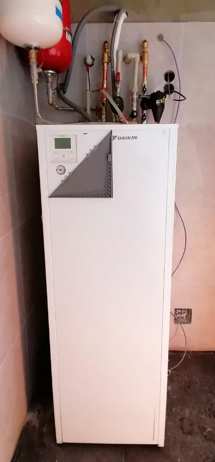 Tepelné čerpadlo vzduch voda Daikin Altherma LT 11kW rodinný dom Komjatná