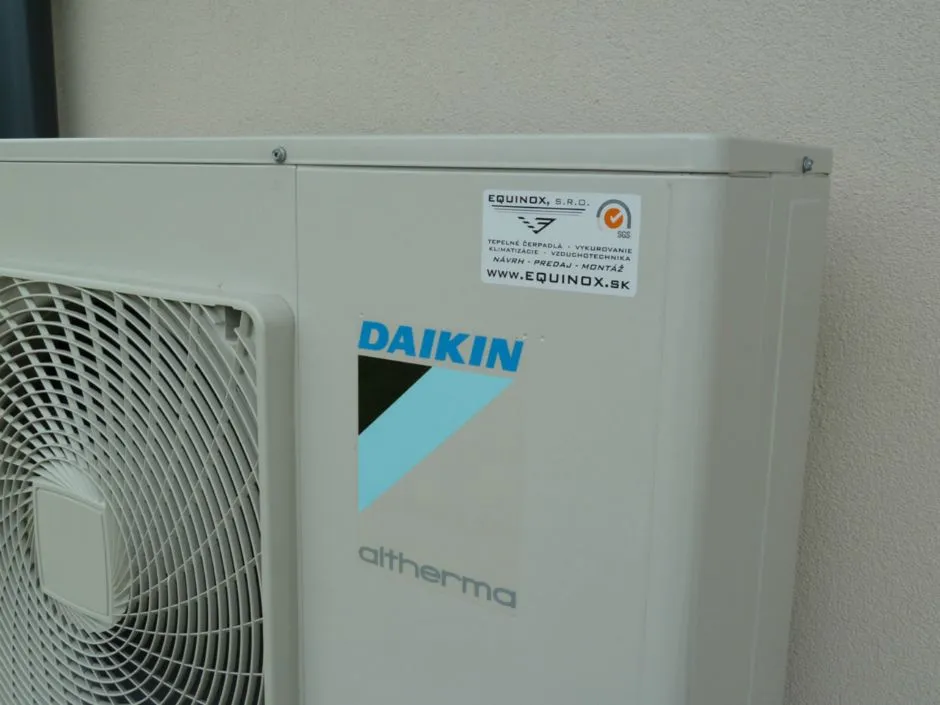Tepelné čerpadlo vzduch voda Daikin Altherma LT 11kW rodinný dom Kunerad
