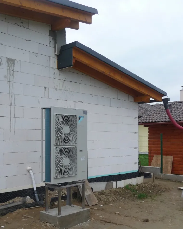 Tepelné čerpadlo vzduch voda Daikin Altherma LT 11kW rodinný dom Lednické Rovne