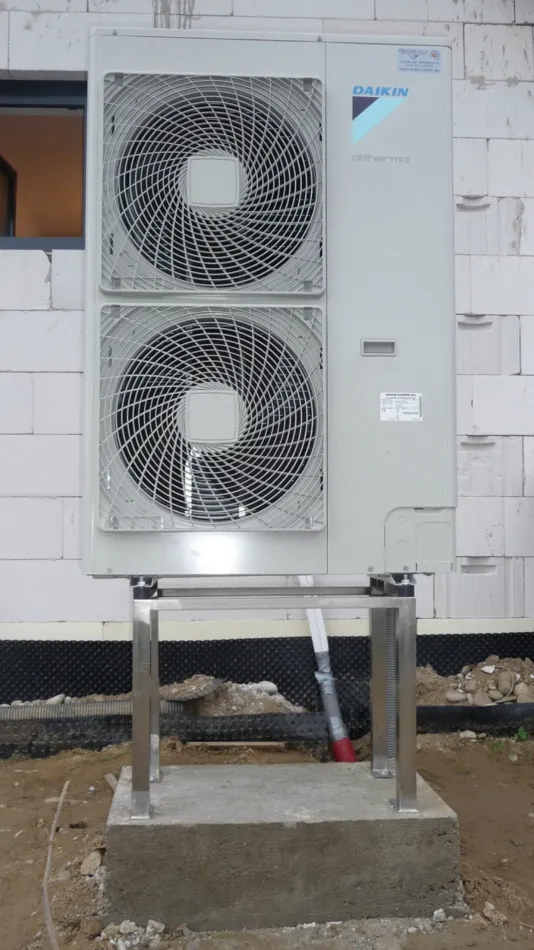 Tepelné čerpadlo vzduch voda Daikin Altherma LT 11kW rodinný dom Lednické Rovne