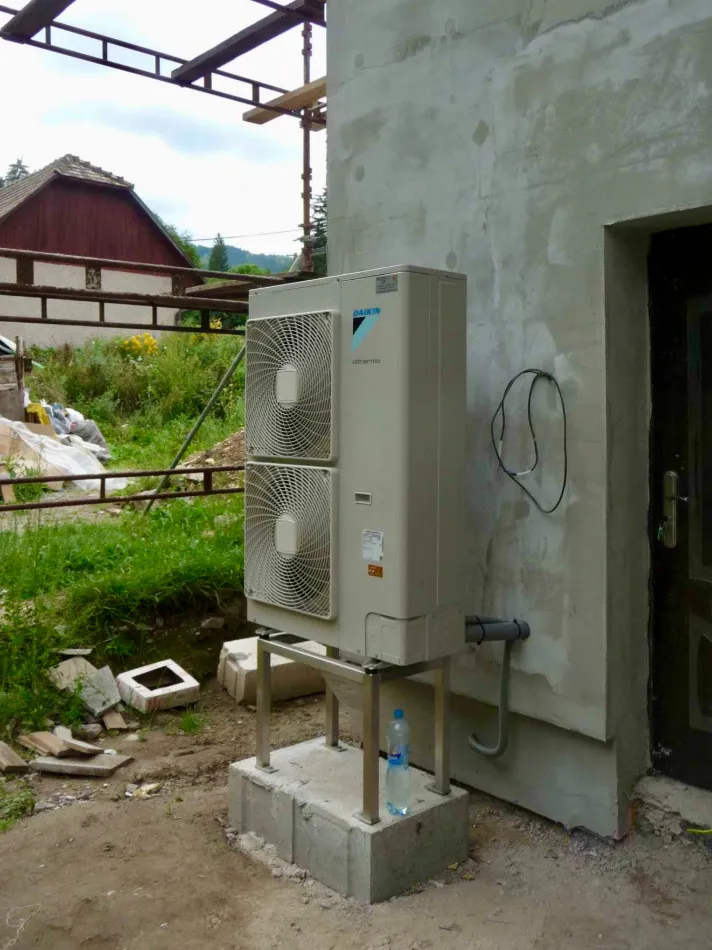 Tepelné čerpadlo vzduch voda Daikin Altherma LT 11kW rodinný dom Lopej