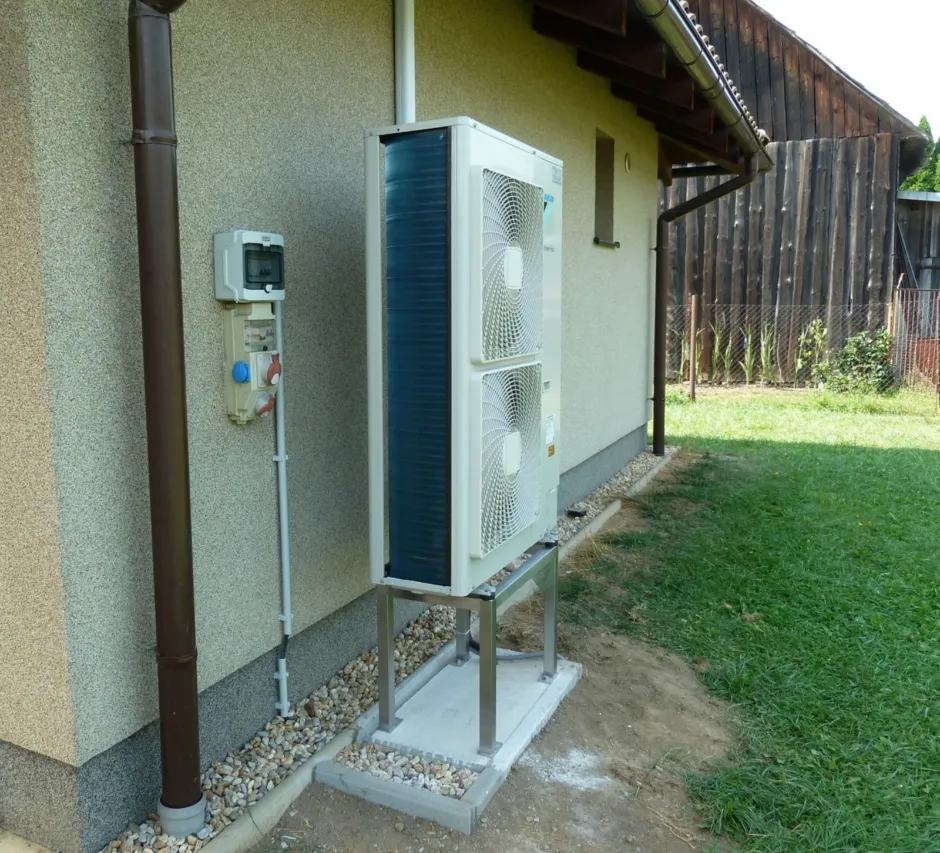 Tepelné čerpadlo vzduch voda Daikin Altherma LT 11kW rodinný dom Pečovská Nová Ves