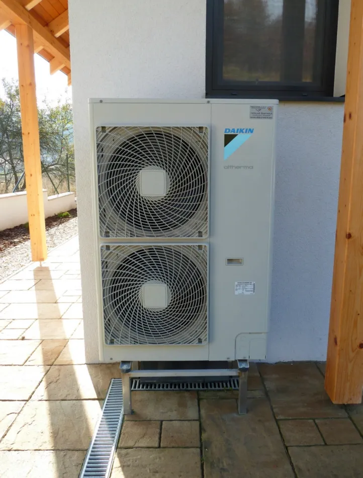 Tepelné čerpadlo vzduch voda Daikin Altherma LT 11kW rodinný dom Petrovice