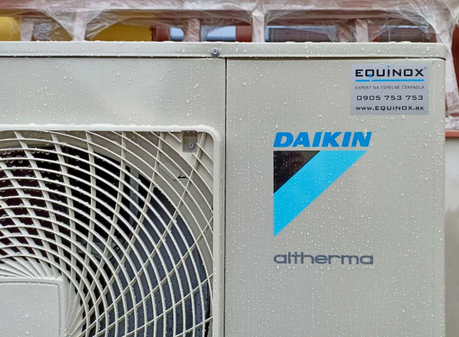 Tepelné čerpadlo vzduch voda Daikin Altherma LT 11kW rodinný dom Ploštín