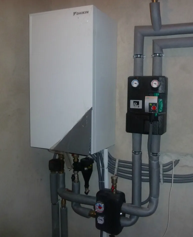 Tepelné čerpadlo vzduch voda Daikin Altherma LT 11kW rodinný dom Podunajské Biskupice