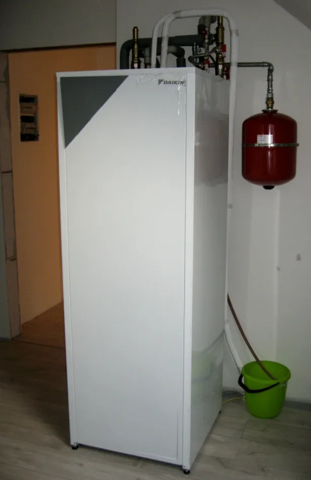 Tepelné čerpadlo vzduch voda Daikin Altherma LT 11kW rodinný dom Podzámčok