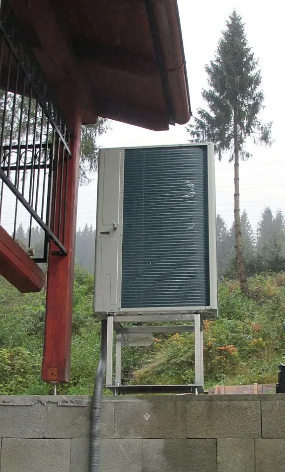 Tepelné čerpadlo vzduch voda Daikin Altherma LT 11kW rodinný dom Pohronská Polhora