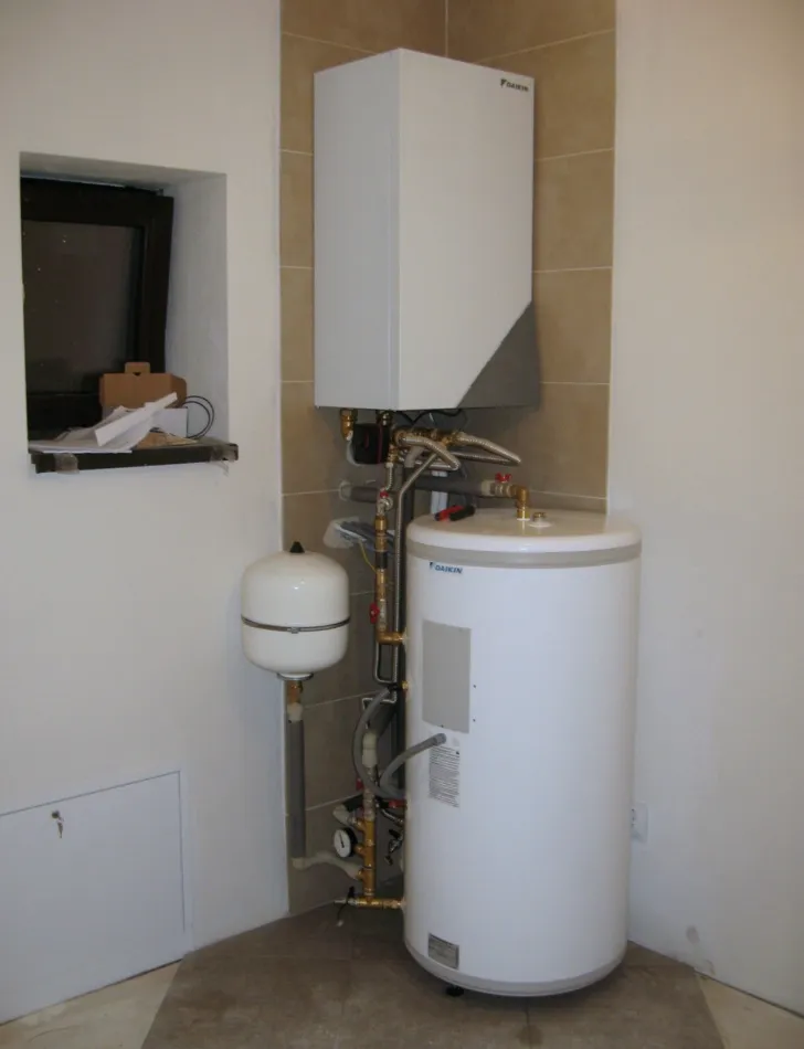 Tepelné čerpadlo vzduch voda Daikin Altherma LT 11kW rodinný dom Rosina