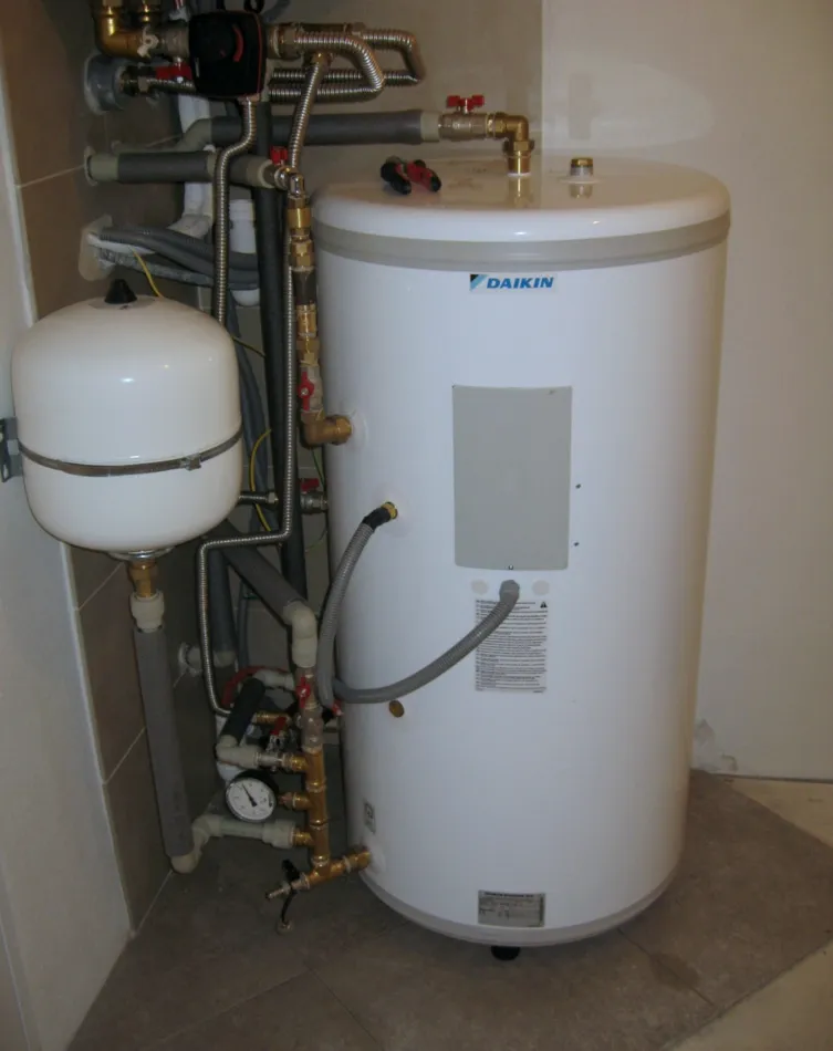 Tepelné čerpadlo vzduch voda Daikin Altherma LT 11kW rodinný dom Rosina