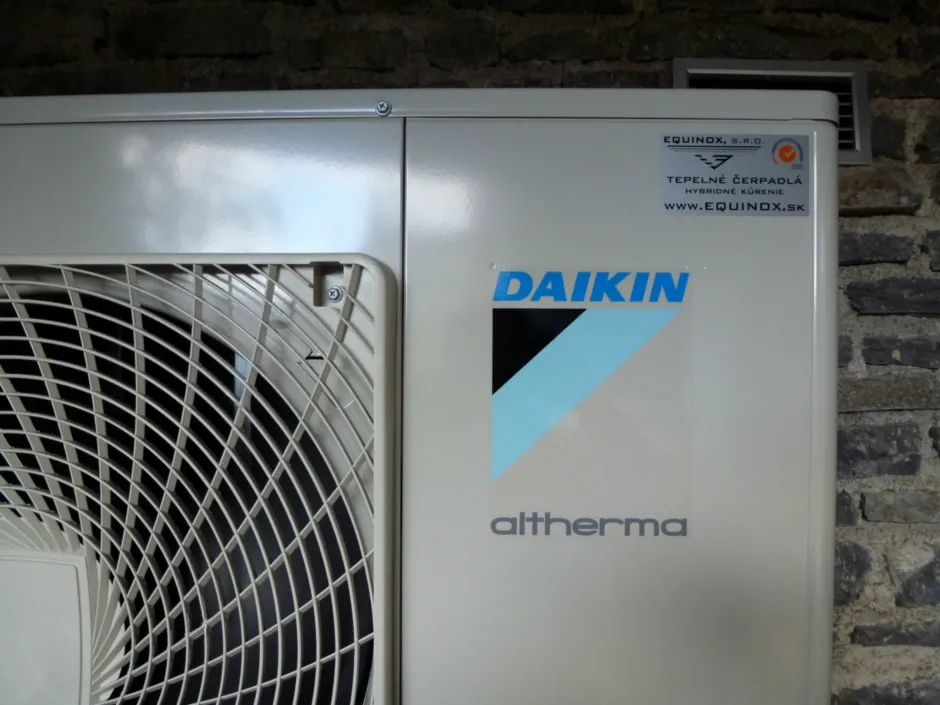Tepelné čerpadlo vzduch voda Daikin Altherma LT 11kW rodinný dom Šalková