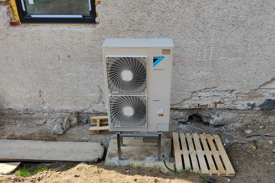 Tepelné čerpadlo vzduch voda Daikin Altherma LT 11kW rodinný dom Sebedín-Bečov