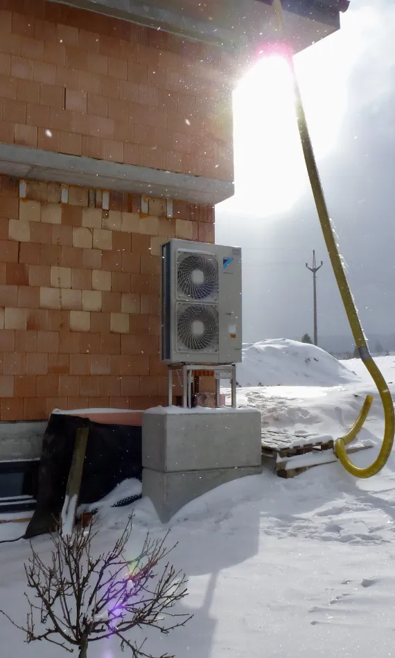 Tepelné čerpadlo vzduch voda Daikin Altherma LT 11kW rodinný dom Sihelné