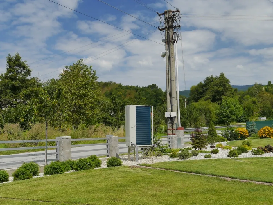 Tepelné čerpadlo vzduch voda Daikin Altherma LT 11kW rodinný dom Skliarovo