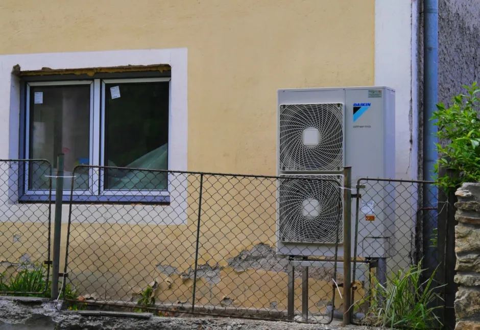 Tepelné čerpadlo vzduch voda Daikin Altherma LT 11kW rodinný dom Skubín