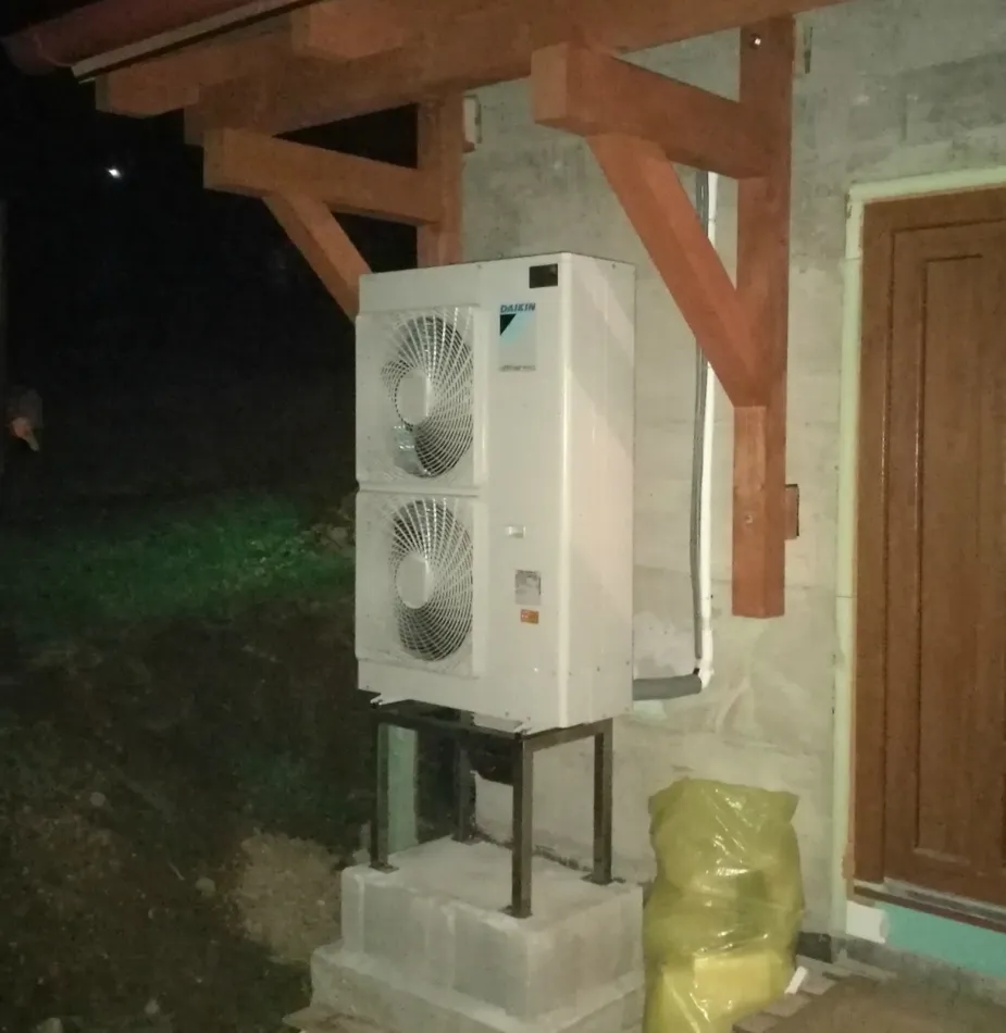Tepelné čerpadlo vzduch voda Daikin Altherma LT 11kW rodinný dom Slatinské Lazy