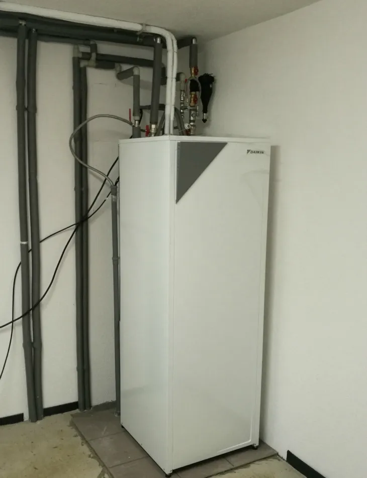 Tepelné čerpadlo vzduch voda Daikin Altherma LT 11kW rodinný dom Slatinské Lazy