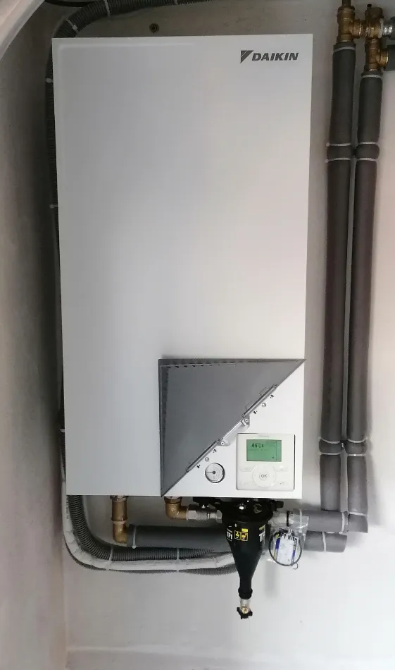 Tepelné čerpadlo vzduch voda Daikin Altherma LT 11kW rodinný dom Stožok