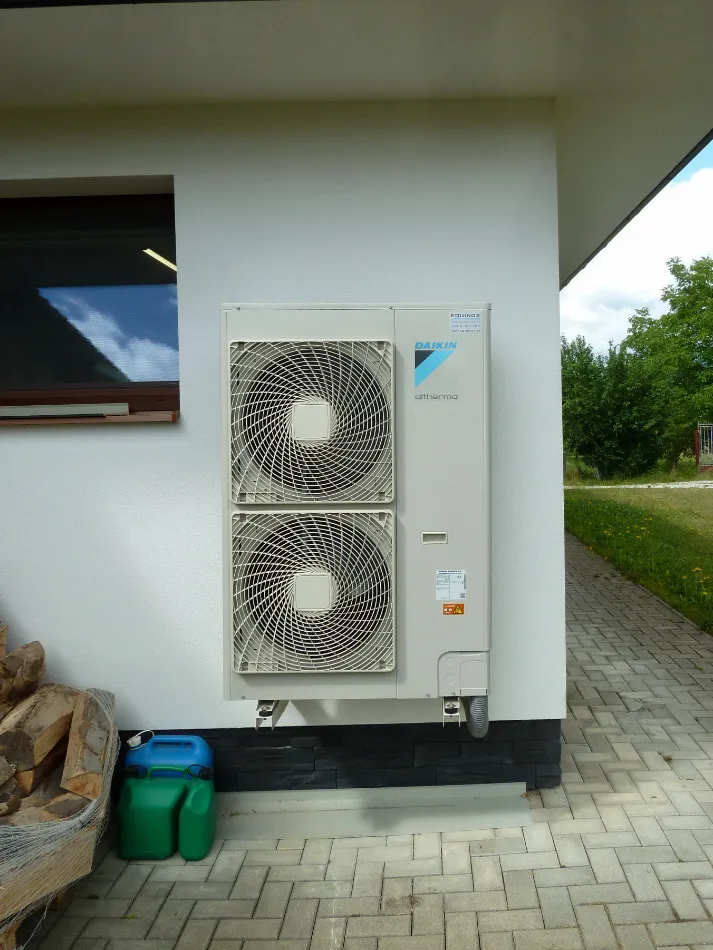 Tepelné čerpadlo vzduch voda Daikin Altherma LT 11kW rodinný dom Sučany