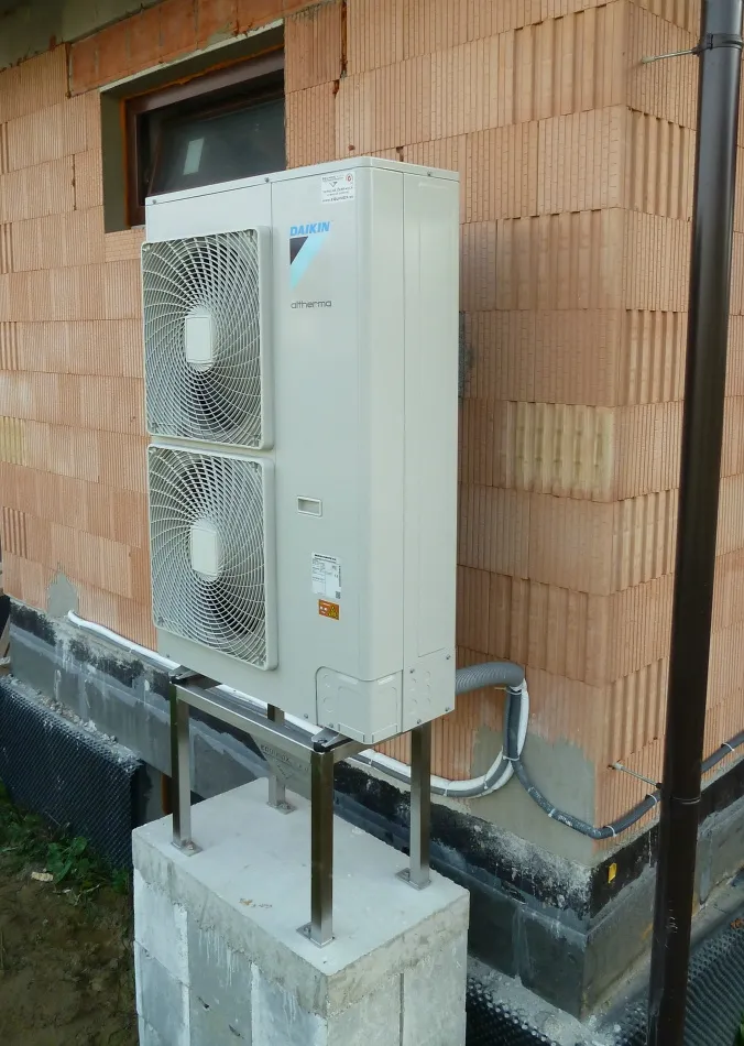 Tepelné čerpadlo vzduch voda Daikin Altherma LT 11kW rodinný dom Sverepec