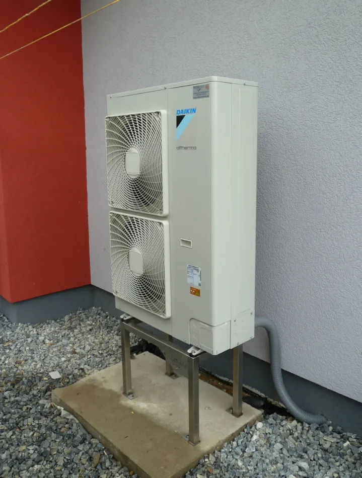 Tepelné čerpadlo vzduch voda Daikin Altherma LT 11kW rodinný dom Víťaz