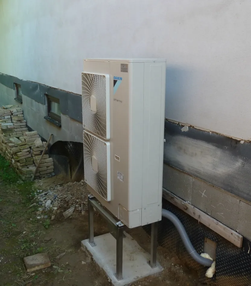 Tepelné čerpadlo vzduch voda Daikin Altherma LT 11kW rodinný dom Zavar