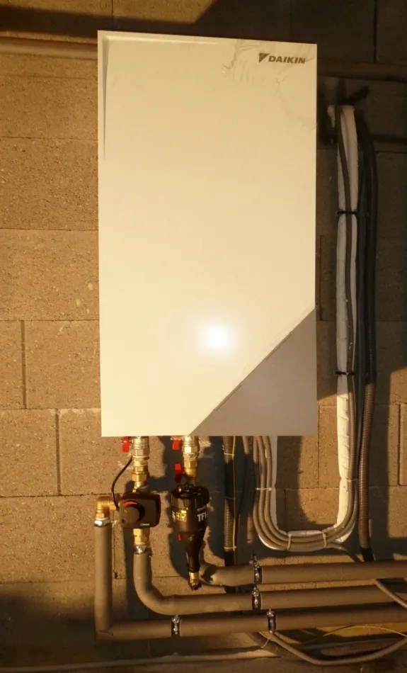 Tepelné čerpadlo vzduch voda Daikin Altherma LT 11kW rodinný dom Zavar