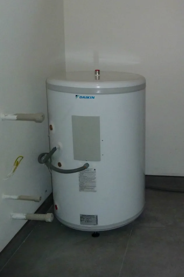 Tepelné čerpadlo vzduch voda Daikin Altherma LT 11kW s chladením poliklinika Svidník