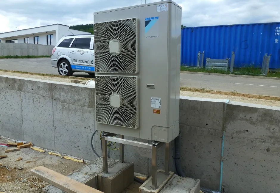 Tepelné čerpadlo vzduch voda Daikin Altherma LT 11kW s chladením rod. dom Banská Bystrica