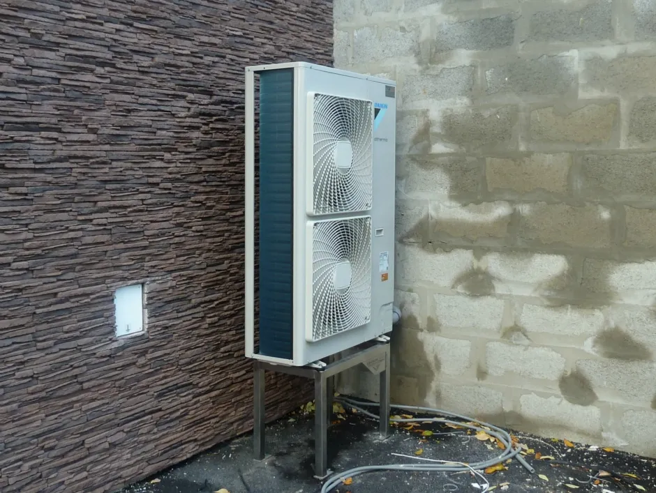 Tepelné čerpadlo vzduch voda Daikin Altherma LT 11kW s chladením rod. dom Banská Bystrica