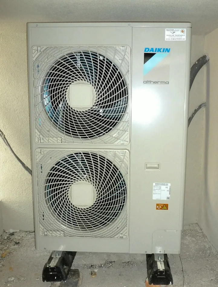 Tepelné čerpadlo vzduch voda Daikin Altherma LT 11kW s chladením rod. dom Banská Štiavnica
