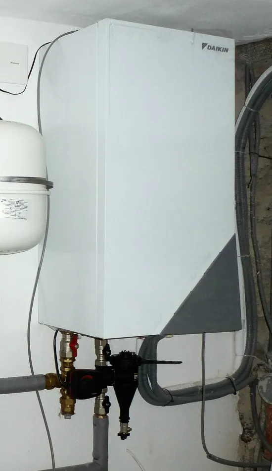 Tepelné čerpadlo vzduch voda Daikin Altherma LT 11kW s chladením rod. dom Banská Štiavnica
