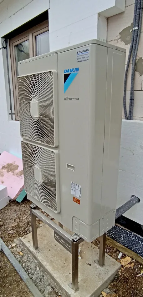 Tepelné čerpadlo vzduch voda Daikin Altherma LT 11kW s chladením rod. dom Dolný Moštenec