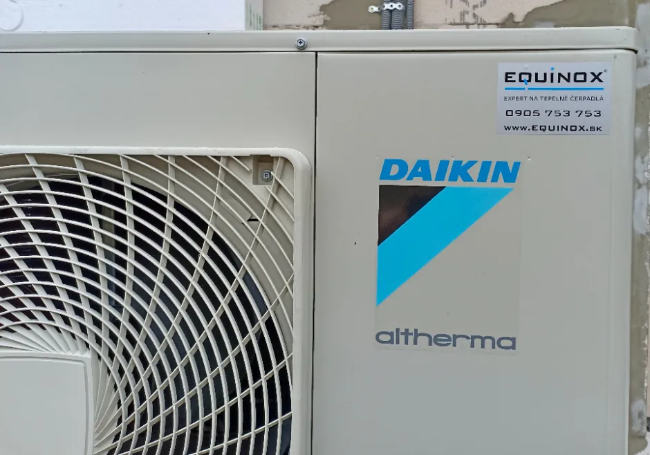 Tepelné čerpadlo vzduch voda Daikin Altherma LT 11kW s chladením rod. dom Dolný Moštenec