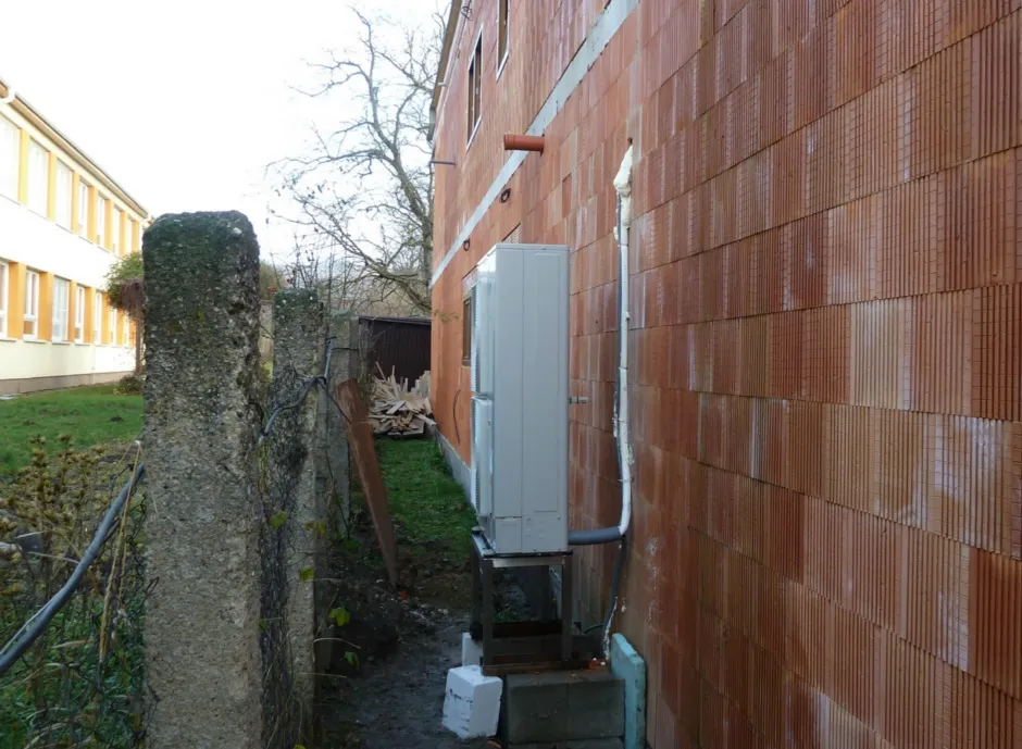 Tepelné čerpadlo vzduch voda Daikin Altherma LT 11kW s chladením rod. dom Košická Polianka