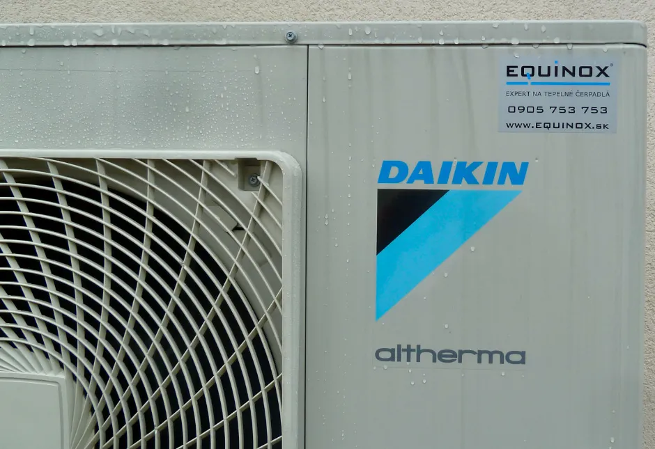 Tepelné čerpadlo vzduch voda Daikin Altherma LT 11kW s chladením rod. dom Veľké Janíkovce