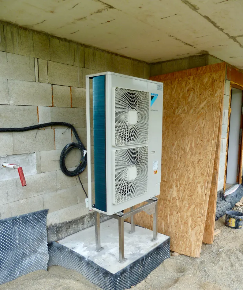 Tepelné čerpadlo vzduch voda Daikin Altherma LT 11kW s chladením rodinný dom Bitarová