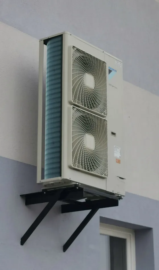 Tepelné čerpadlo vzduch voda Daikin Altherma LT 11kW s chladením rodinný dom Bzovík
