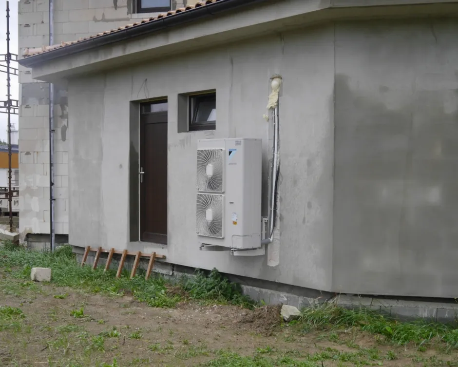 Tepelné čerpadlo vzduch voda Daikin Altherma LT 11kW s chladením rodinný dom Chrastné