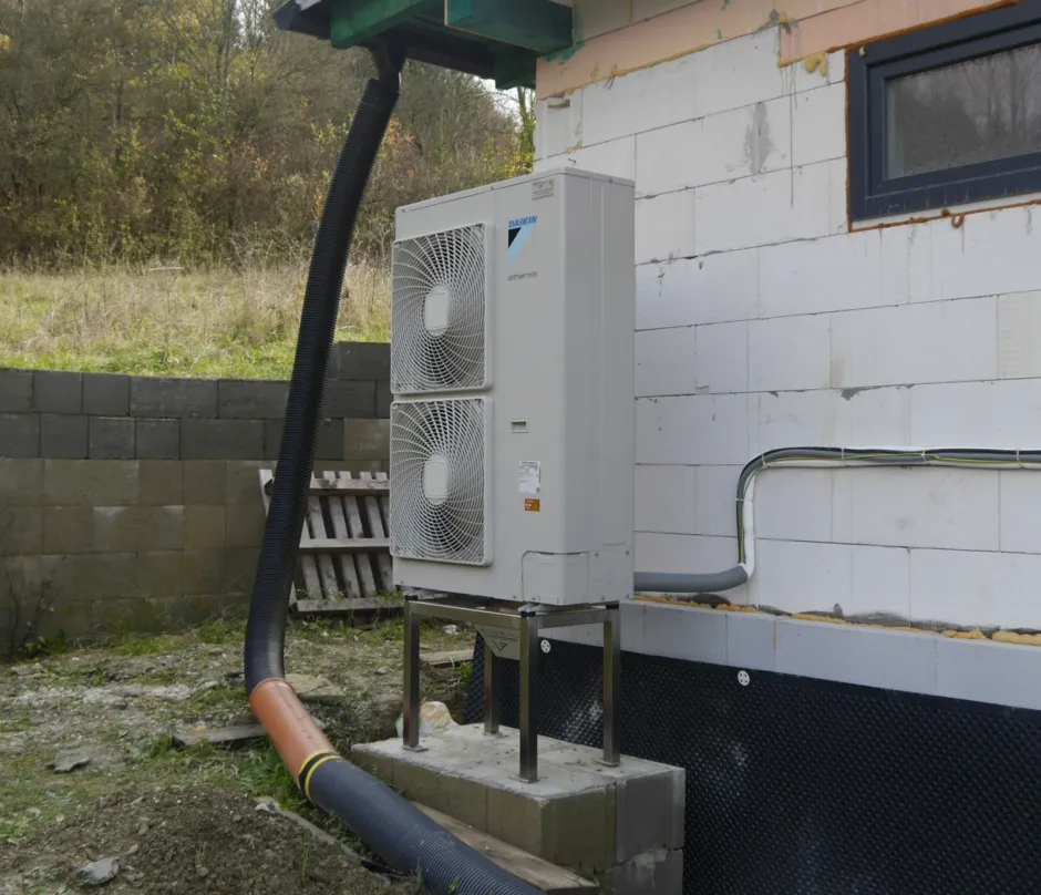 Tepelné čerpadlo vzduch voda Daikin Altherma LT 11kW s chladením rodinný dom Divinka
