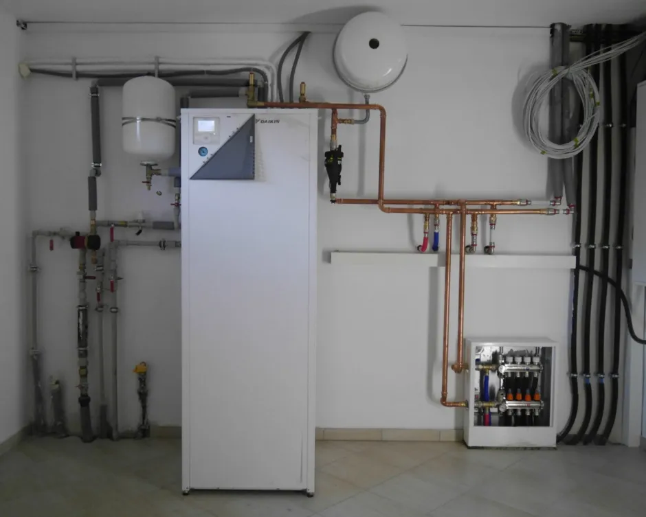 Tepelné čerpadlo vzduch voda Daikin Altherma LT 11kW s chladením rodinný dom Divinka