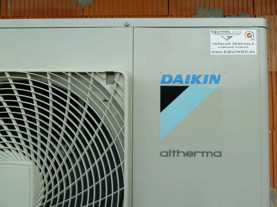 Tepelné čerpadlo vzduch voda Daikin Altherma LT 11kW s chladením rodinný dom Dolný Hričov