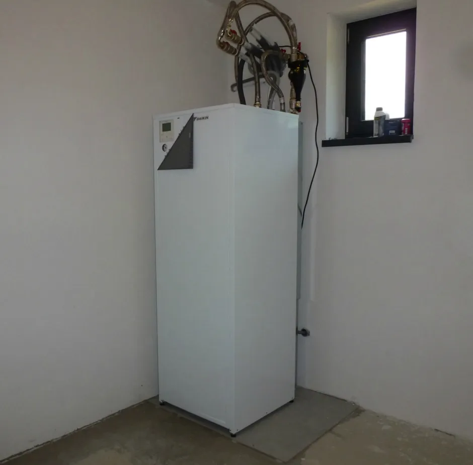 Tepelné čerpadlo vzduch voda Daikin Altherma LT 11kW s chladením rodinný dom Hriňová