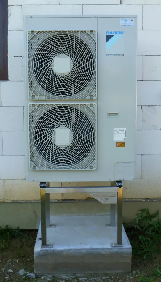 Tepelné čerpadlo vzduch voda Daikin Altherma LT 11kW s chladením rodinný dom Hrochoť