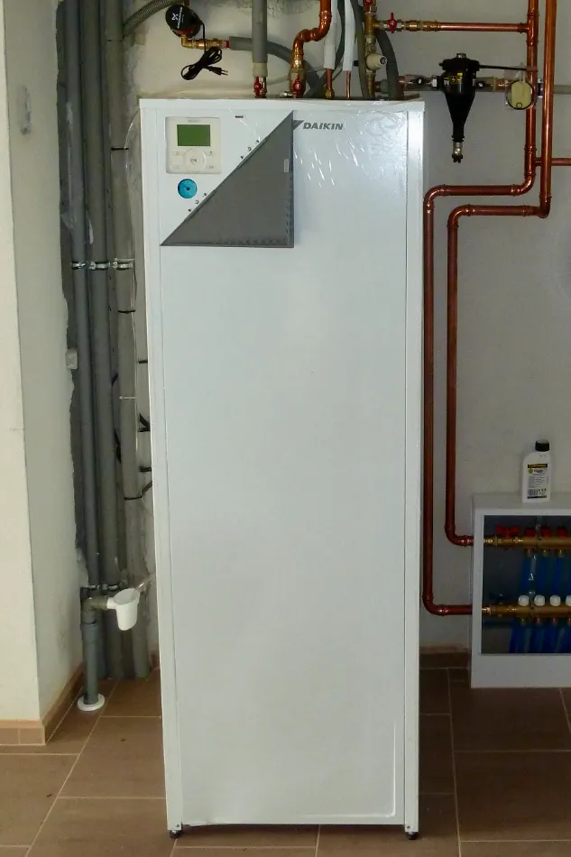 Tepelné čerpadlo vzduch voda Daikin Altherma LT 11kW s chladením rodinný dom Kľače