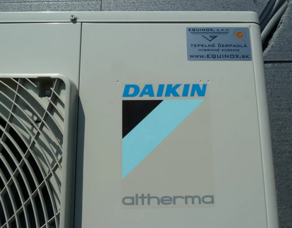 Tepelné čerpadlo vzduch voda Daikin Altherma LT 11kW s chladením rodinný dom Ludanice