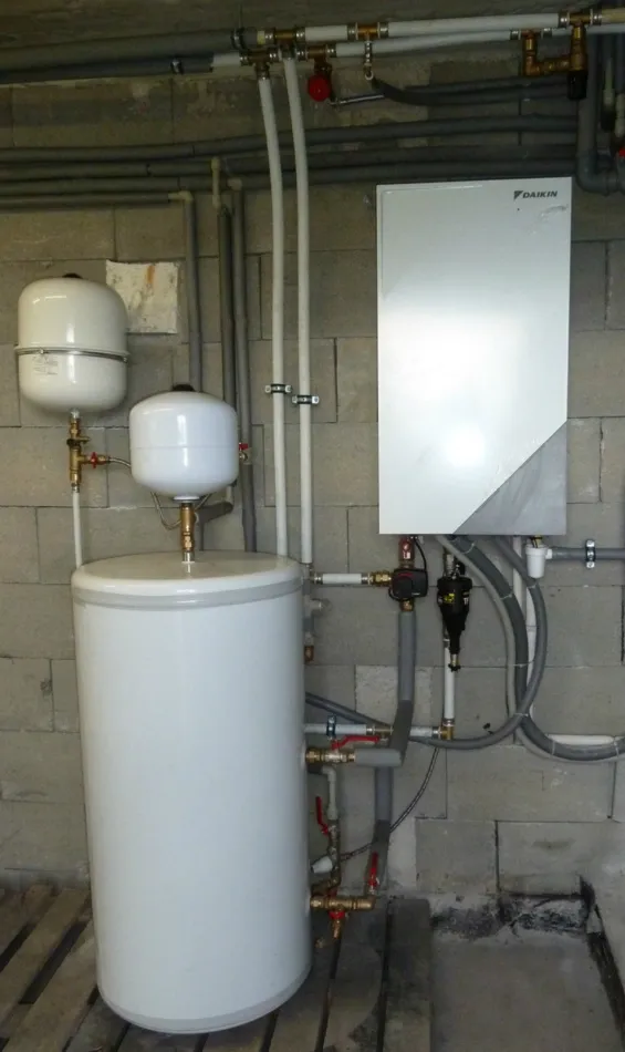 Tepelné čerpadlo vzduch voda Daikin Altherma LT 11kW s chladením rodinný dom Malá Čausa