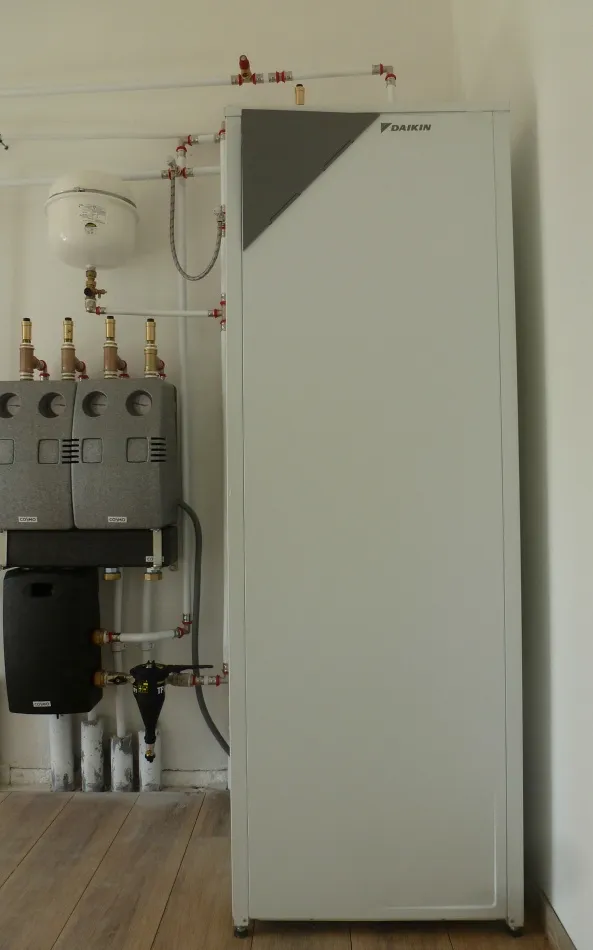Tepelné čerpadlo vzduch voda Daikin Altherma LT 11kW s chladením rodinný dom Mlynárce