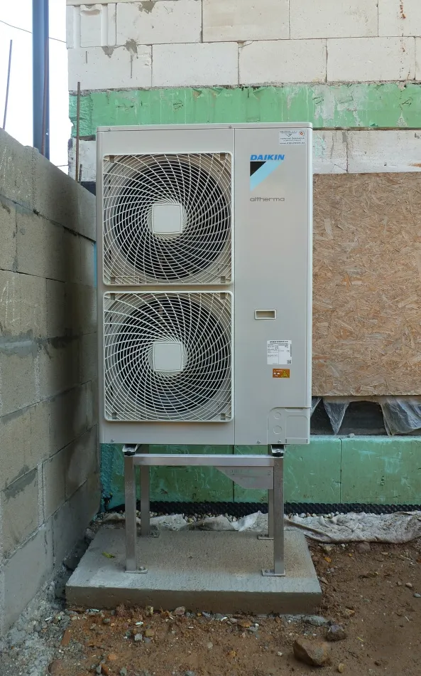 Tepelné čerpadlo vzduch voda Daikin Altherma LT 11kW s chladením rodinný dom Nová Baňa