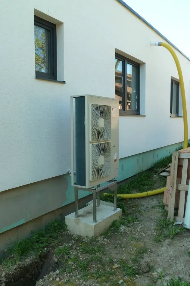 Tepelné čerpadlo vzduch voda Daikin Altherma LT 11kW s chladením rodinný dom Pečeňany