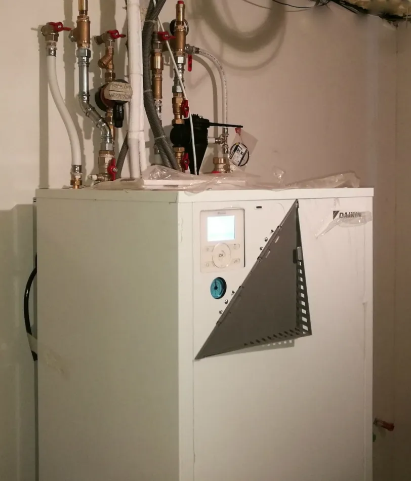 Tepelné čerpadlo vzduch voda Daikin Altherma LT 11kW s chladením rodinný dom Petrovice